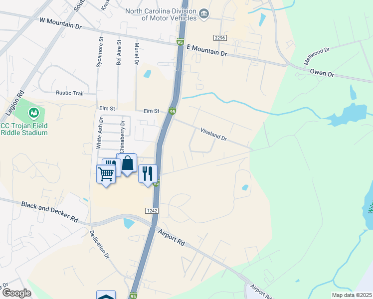 map of restaurants, bars, coffee shops, grocery stores, and more near 2616 Phoenician Drive in Fayetteville