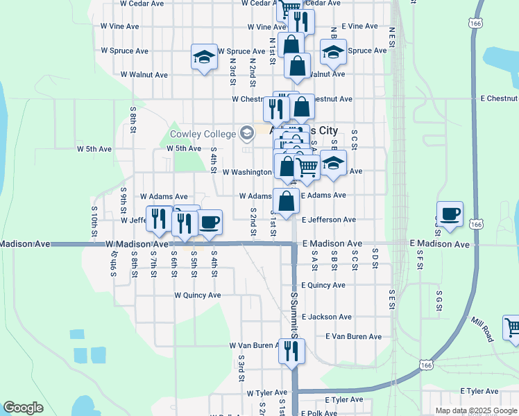 map of restaurants, bars, coffee shops, grocery stores, and more near 217 West Jefferson Avenue in Arkansas City