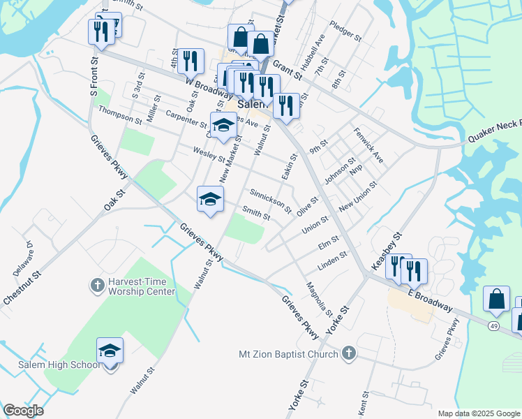map of restaurants, bars, coffee shops, grocery stores, and more near 220 Smith St in Salem
