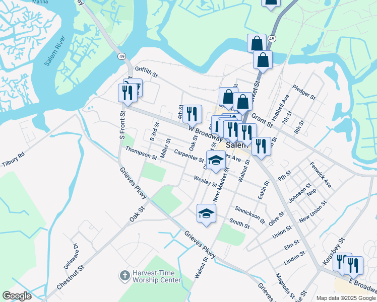 map of restaurants, bars, coffee shops, grocery stores, and more near 17 Oak Street in Salem