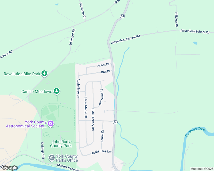 map of restaurants, bars, coffee shops, grocery stores, and more near 555 Silver Maple Court in Mount Wolf