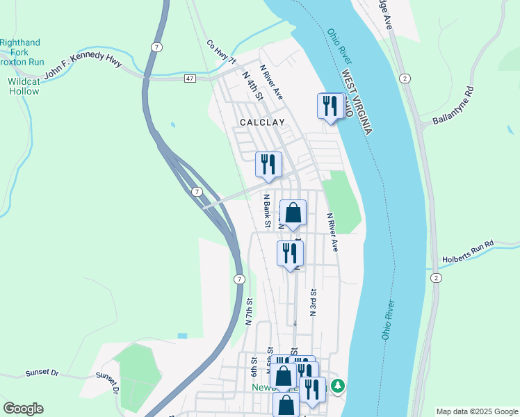 map of restaurants, bars, coffee shops, grocery stores, and more near 910 North Bank Street in Toronto