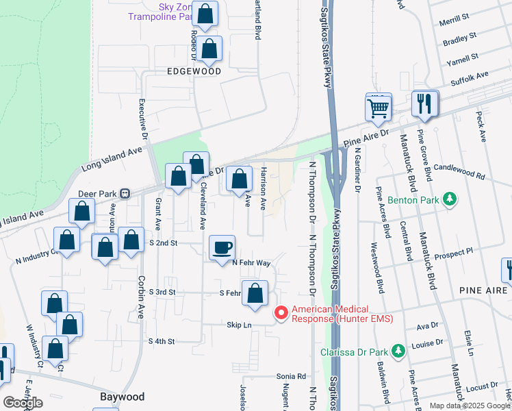 map of restaurants, bars, coffee shops, grocery stores, and more near 32 Lincoln Avenue in Bay Shore