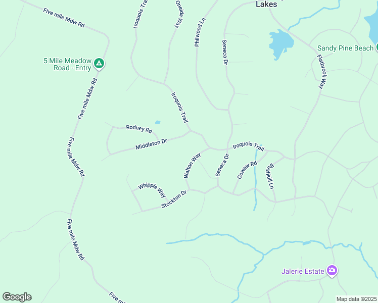 map of restaurants, bars, coffee shops, grocery stores, and more near 105 Walton Way in Milford