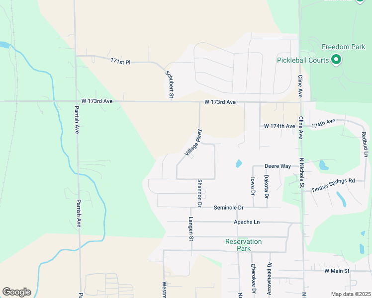 map of restaurants, bars, coffee shops, grocery stores, and more near 668 Village Parkway in Lowell