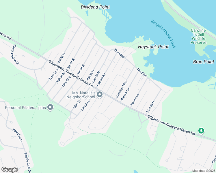 map of restaurants, bars, coffee shops, grocery stores, and more near 10 13th Avenue in Edgartown