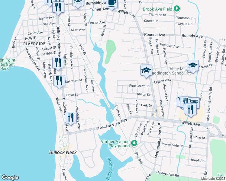 map of restaurants, bars, coffee shops, grocery stores, and more near 118 Pine Crest Drive in East Providence