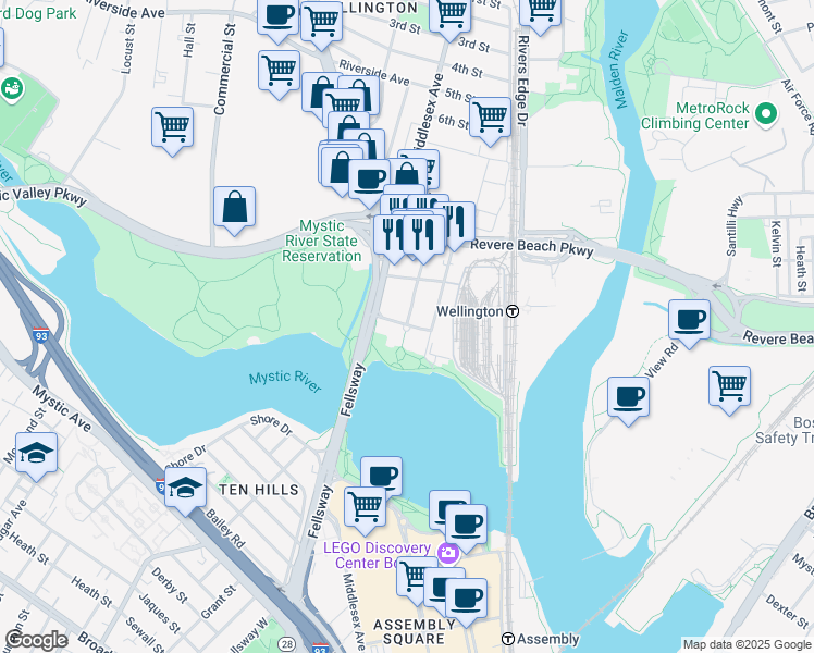 map of restaurants, bars, coffee shops, grocery stores, and more near 95 Station Landing in Medford