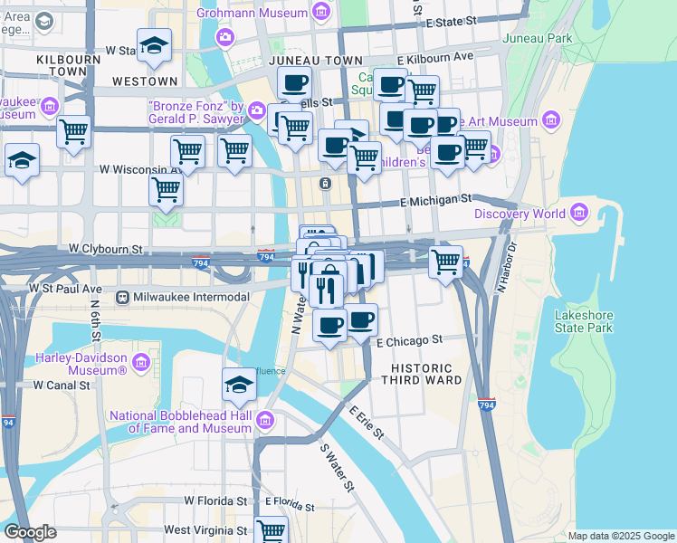 map of restaurants, bars, coffee shops, grocery stores, and more near 400 North Water Street in Milwaukee