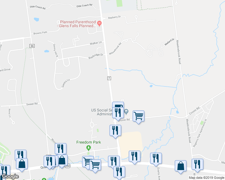 map of restaurants, bars, coffee shops, grocery stores, and more near 452 Bay Road in Queensbury