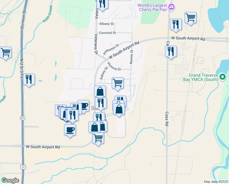 map of restaurants, bars, coffee shops, grocery stores, and more near 2943 Emerald Bluffs in Traverse City