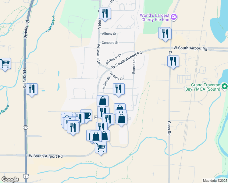 map of restaurants, bars, coffee shops, grocery stores, and more near 2755-2943 Emerald Bluffs in Traverse City