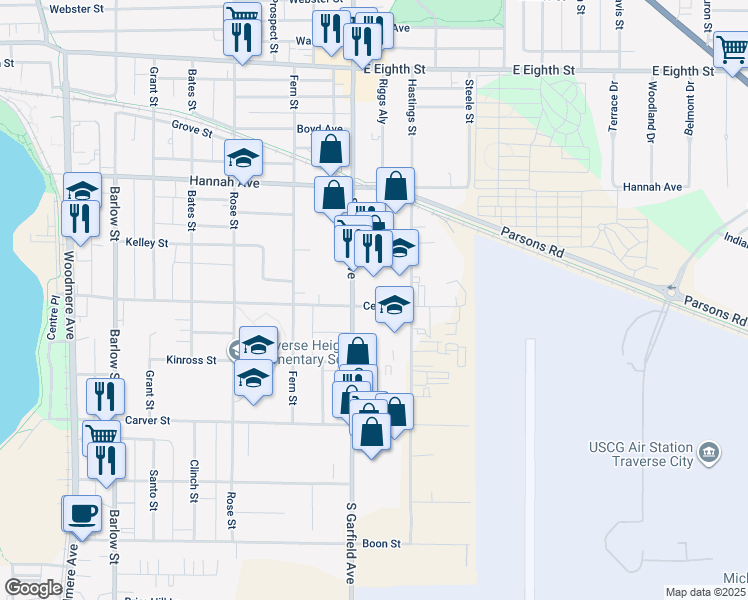 map of restaurants, bars, coffee shops, grocery stores, and more near 1100-1298 Centre St in Traverse City