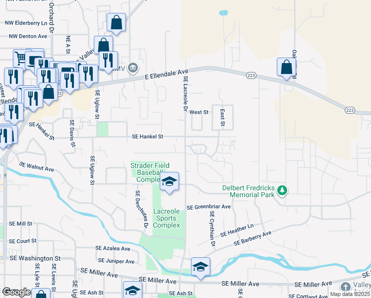 map of restaurants, bars, coffee shops, grocery stores, and more near 415 Southeast Lacreole Drive in Dallas