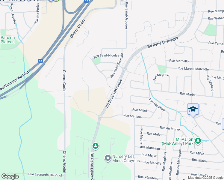 map of restaurants, bars, coffee shops, grocery stores, and more near 5565 Boulevard René-Lévesque in Sherbrooke