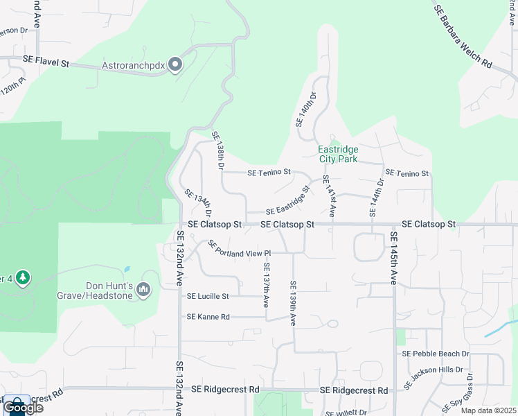 map of restaurants, bars, coffee shops, grocery stores, and more near 13635 Southeast Eastridge Street in Portland