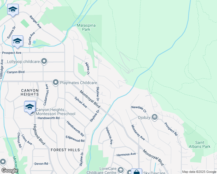 map of restaurants, bars, coffee shops, grocery stores, and more near 562 Alpine Court in North Vancouver